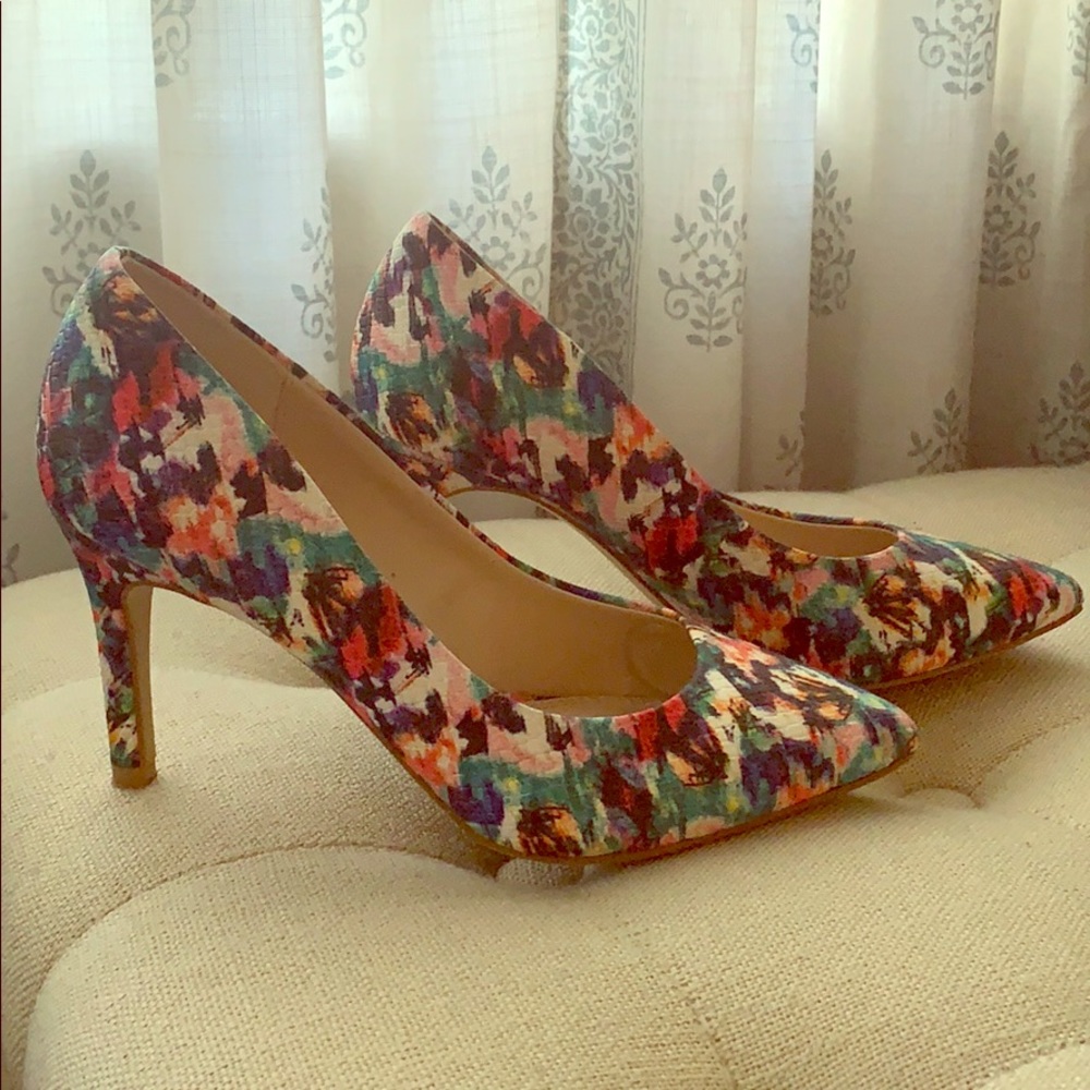 Cute spring time colored heels!